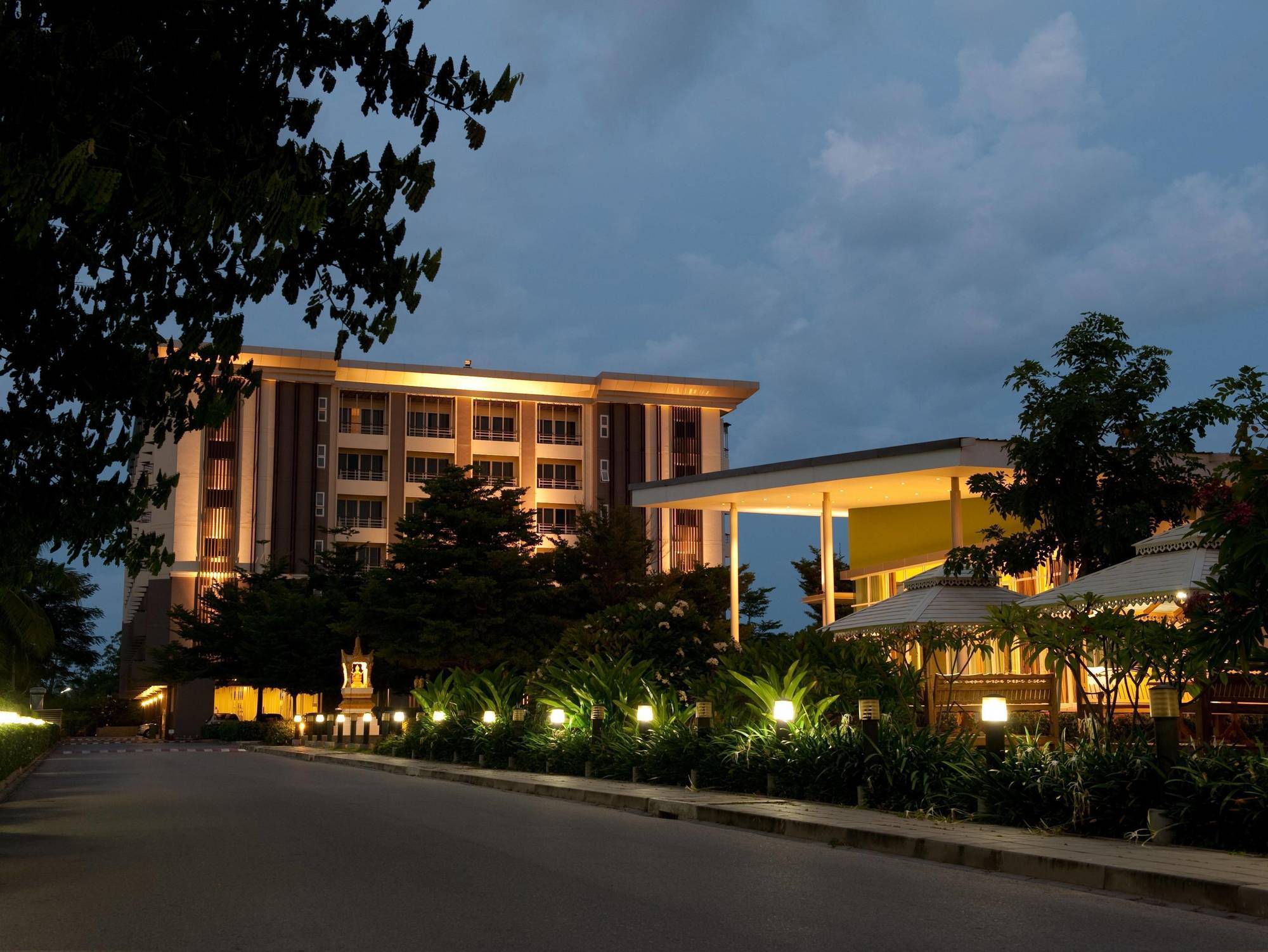 Silathip Huahin Serviced Apartment & Hotel Екстериор снимка