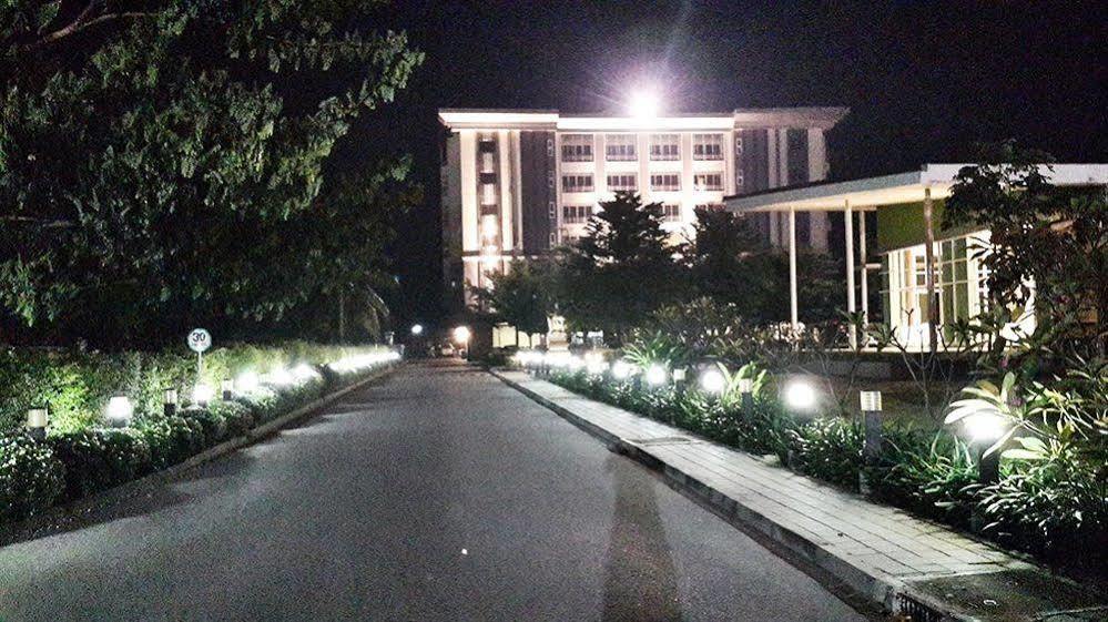 Silathip Huahin Serviced Apartment & Hotel Екстериор снимка